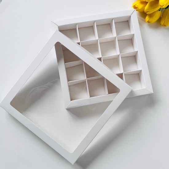 16 Bölmeli Pencereli Çikolata Kutusu