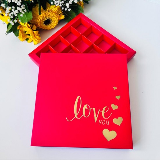 16 Bölmeli Bonbon Çikolata Kutusu Gold Yaldız Love