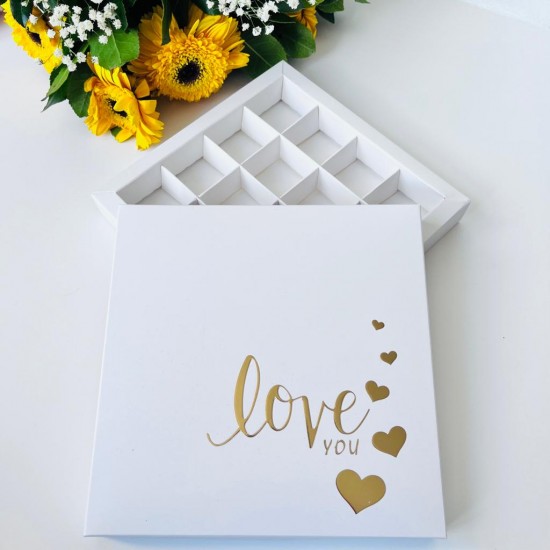 16 Bölmeli Bonbon Çikolata Kutusu Gold Yaldız Love