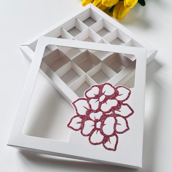 16 Bölmeli Kırmızı Simli Çiçek Tasarımlı Çikolata Kutusu (Desen 1)