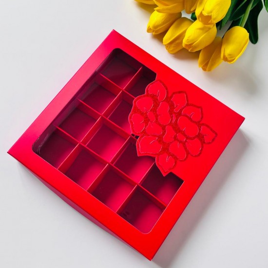 16 Bölmeli Kırmızı Simli Çiçek Tasarımlı Çikolata Kutusu (Desen 1)