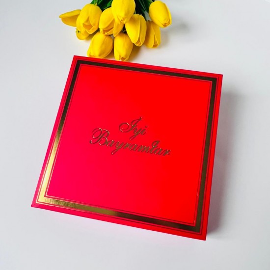 16 Bölmeli "İyi Bayramlar" Gold Yaldız Baskılı Çikolata Kutusu