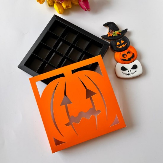 16 Bölmeli Pencereli Bal Kabağı Tasarımlı Halloween Çikolata Kutusu 