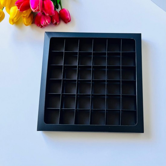 36 Bölmeli Pencereli Çikolata Kutusu