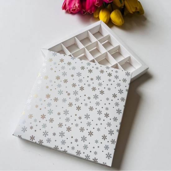 16 Bölmeli Kar Tanesi Desenli Çikolata Kutusu