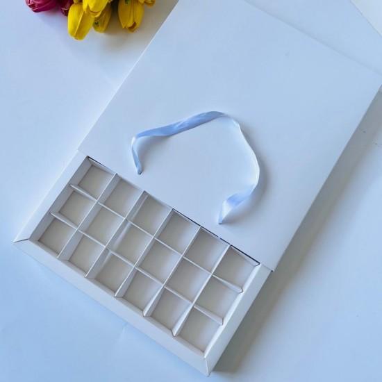 36 Bölmeli Çikolata Kutusu Çanta Model