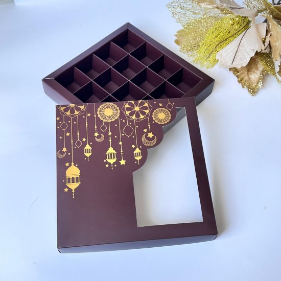 16 Bölmeli Pencereli Ramazan Temalı Gold Yaldız Baskılı Çikolata Kutusu