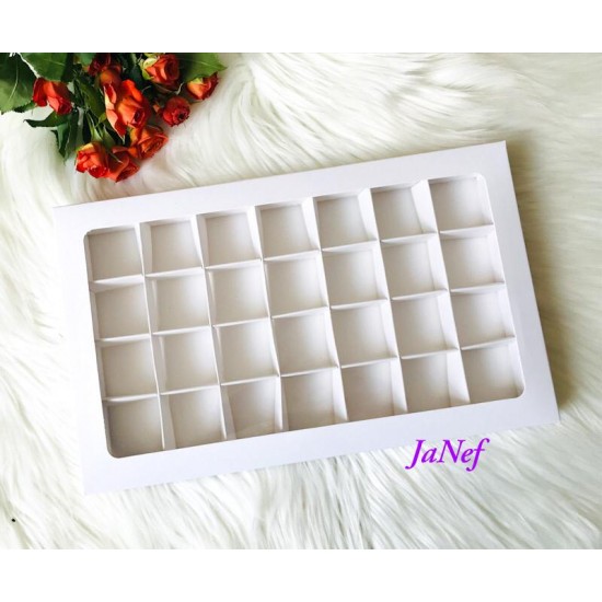 28 Bölmeli Pencereli Special Çikolata Kutusu