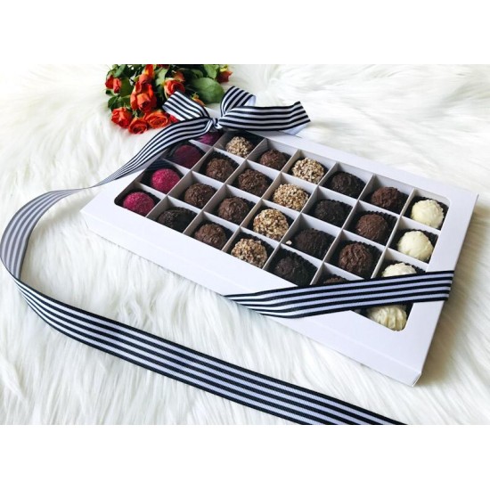 28 Bölmeli Pencereli Special Çikolata Kutusu