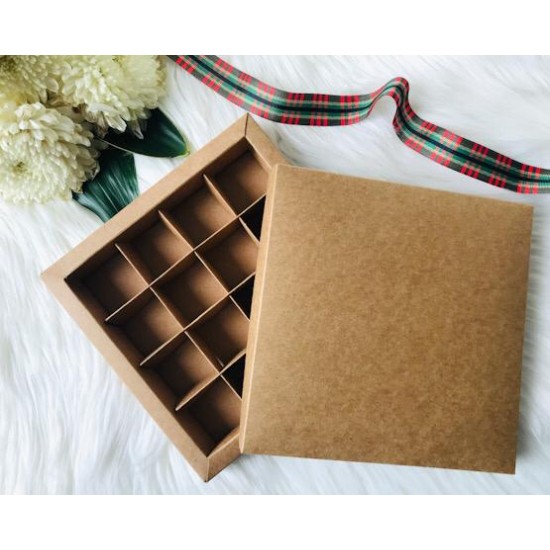 16 Bölmeli Karton Bonbon Çikolata Kutusu