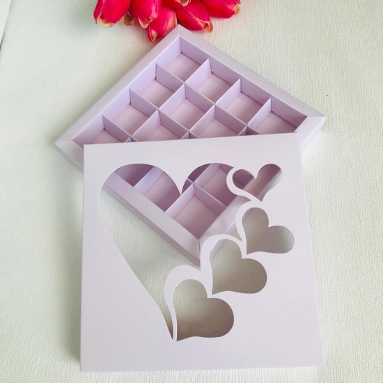 16 Bölmeli Kalp Tasarım Çikolata Kutusu
