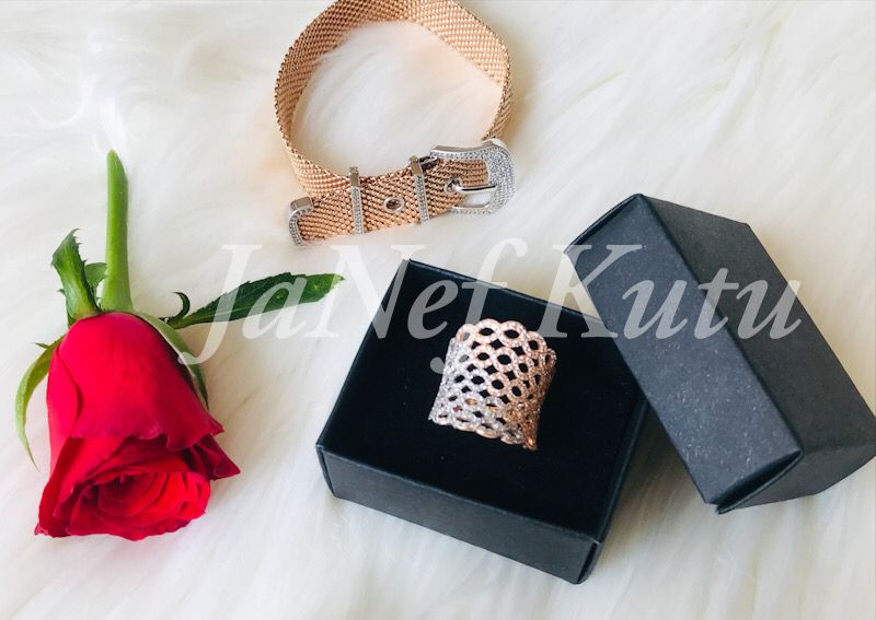 Takı-yüzük Kutusu Süngerli 4x5x3 — galeri görseli