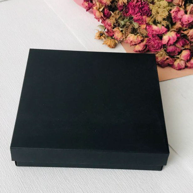 18x18x4 Karton Kutu — galeri görseli