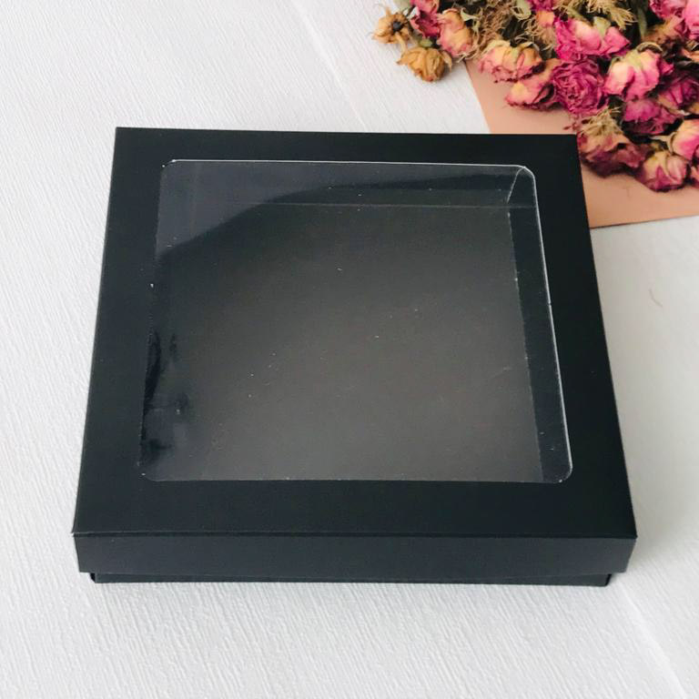 18x18x4 Pencereli Karton Kutu — galeri görseli